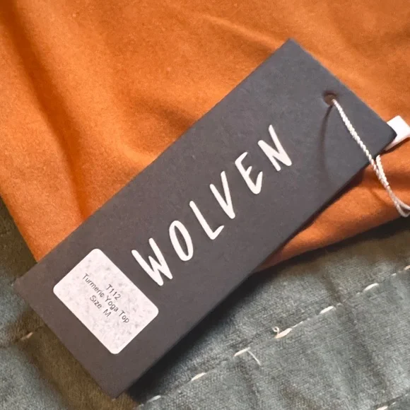 Wolven Activewear Set - Tumeric Yoga Sports Bra & Leggings - Picture 2 of 11